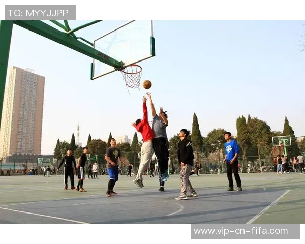 征战篮球的激情与梦想在赛场上交织成辉煌的篇章 征战篮球的激情与梦想在赛场上交织成辉煌的篇章